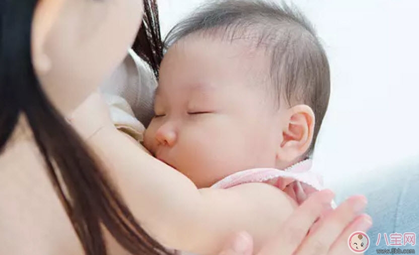 夏天寶寶出汗多是什么原因 寶寶出汗和虛汗的區(qū)別