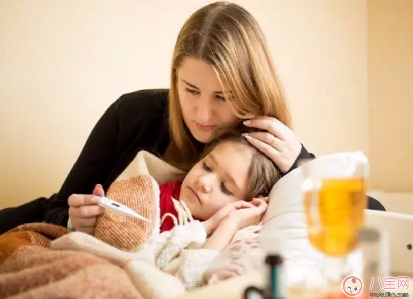 夏天寶寶出汗多是什么原因 寶寶出汗和虛汗的區(qū)別