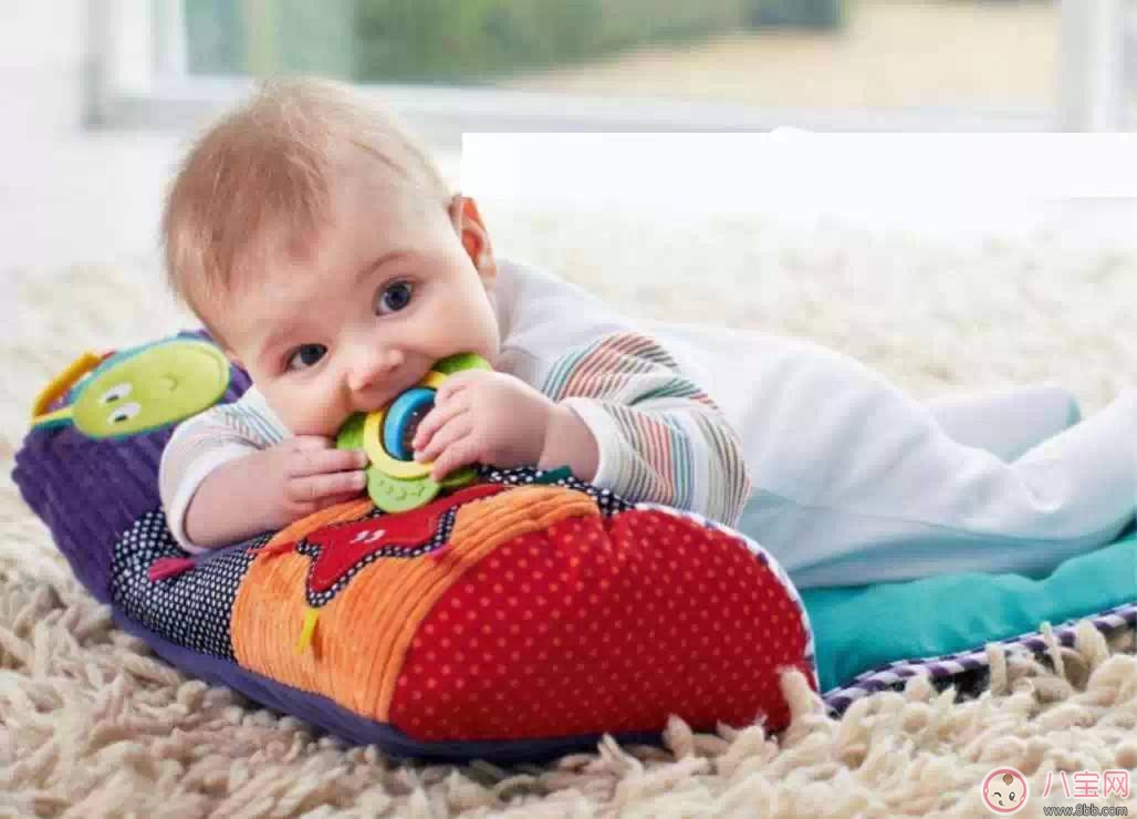 留意一歲前寶寶骨胳走勢(shì) 寶寶骨骼發(fā)育壞習(xí)慣 留意一歲前寶寶骨胳走勢(shì) 寶寶骨骼發(fā)育壞習(xí)慣