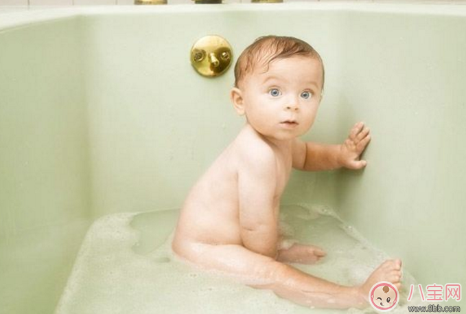 寶寶什么情況不能洗澡 這三種情況嬰兒不能洗澡 寶寶什么情況不能洗澡 這三種情況嬰兒不能洗澡