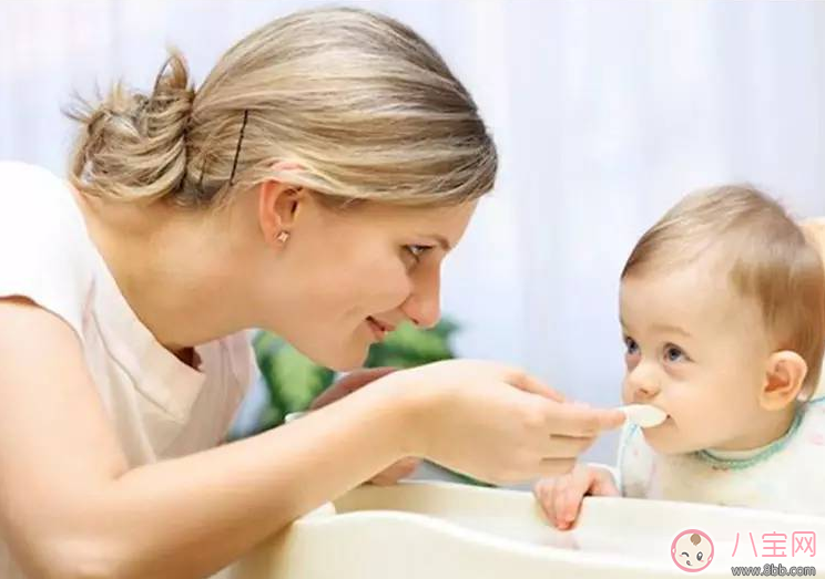 孩子半夜腿疼是缺鈣嗎 什么時(shí)候給孩子補(bǔ)鈣最好 孩子半夜腿疼是缺鈣嗎 什么時(shí)候給孩子補(bǔ)鈣最好