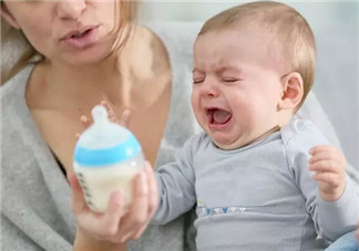 夏天寶寶能喝涼奶粉嗎 寶寶喝涼奶粉會(huì)怎么樣
