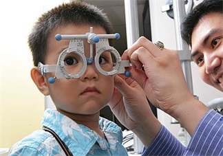 孩子瞇瞇眼居然是弱視 從哪些情況可以發(fā)現(xiàn)孩子不對勁