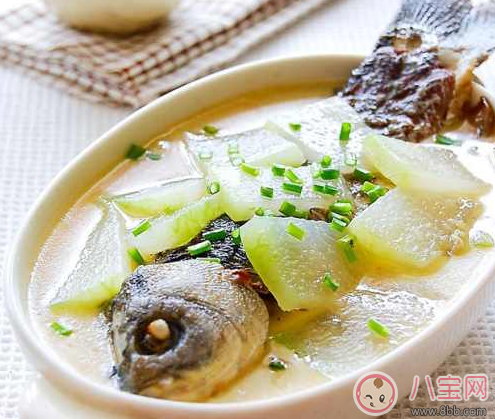 超級媽媽一天產(chǎn)奶6升多 怎么能讓自己的奶水多