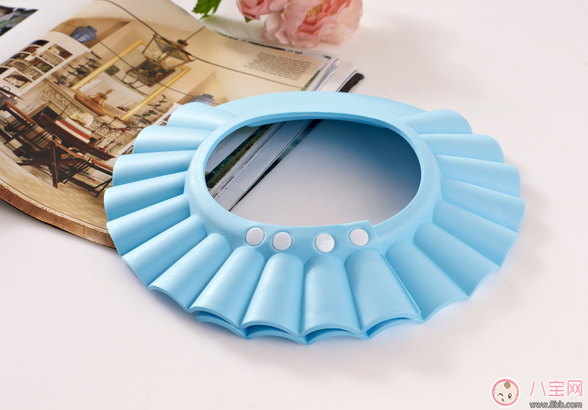 孩子怕洗頭總是哭 教你輕松給孩子洗頭