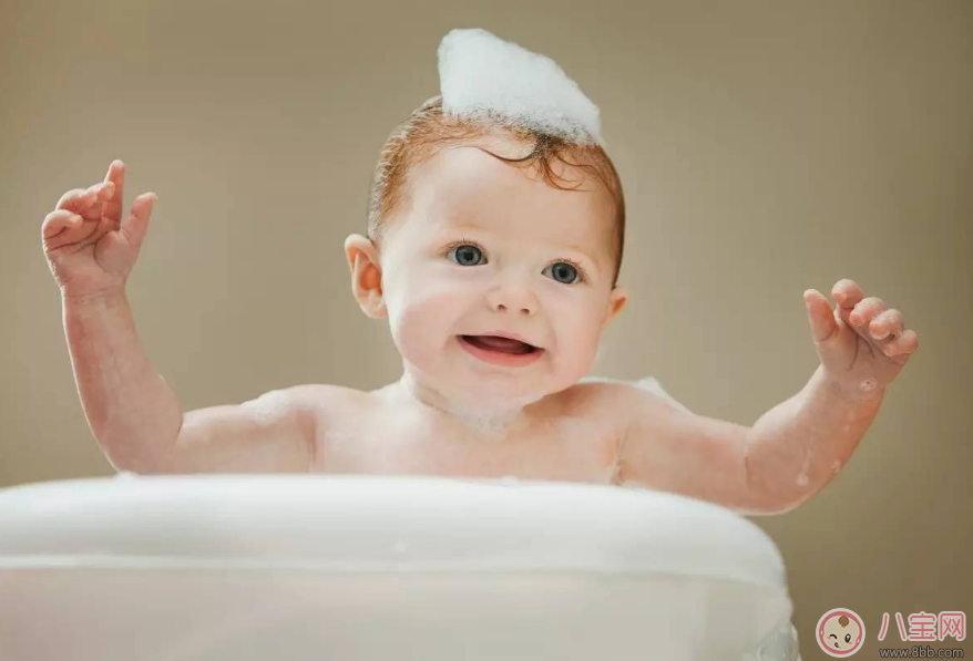 孩子怕洗頭總是哭 教你輕松給孩子洗頭