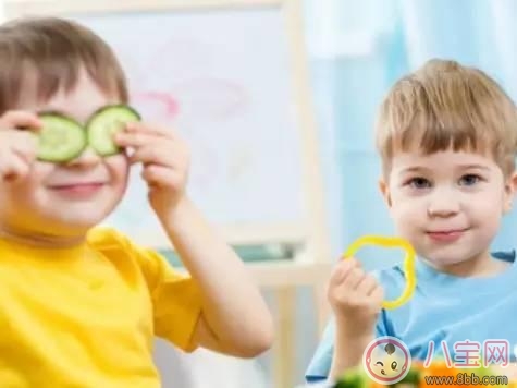 想要寶寶更聰明 嬰幼兒時(shí)期用色彩開(kāi)發(fā)寶寶智力