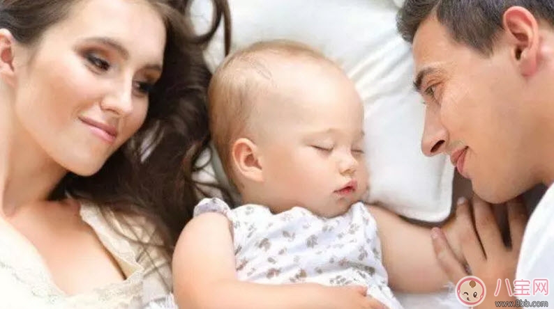 一歲之內(nèi)的寶寶入睡后千萬(wàn)不能做的事 很多寶媽卻在做 一歲之內(nèi)的寶寶入睡后千萬(wàn)不能做的事 很多寶媽卻在做