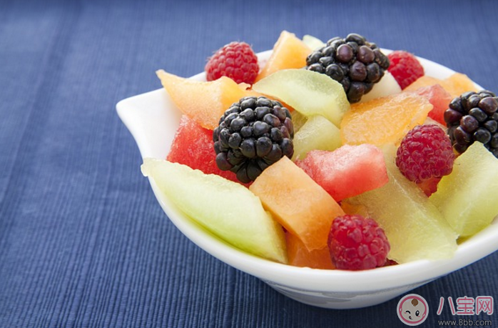 寶寶夏天吃西瓜要注意什么 0-1歲寶寶吃西瓜注意事項