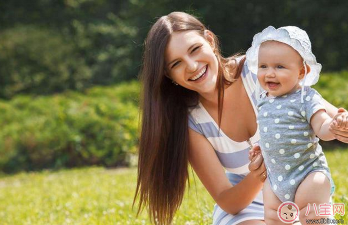 夏天帶寶寶出去玩怎么防曬 夏天帶小孩子出去防曬工具 夏天帶寶寶出去玩怎么防曬 夏天帶小孩子出去防曬工具