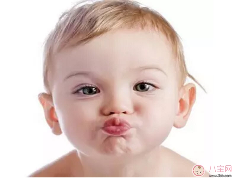 新生兒一直不吃奶的原因 寶寶不吃奶怎么辦