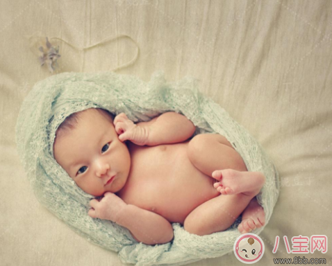 孩子為什么一出生就只會(huì)哭不會(huì)笑 孩子的哭聲究竟代表著什么