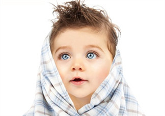 夏季寶寶總把蓋的蹬開 夏季空調房如何蓋被