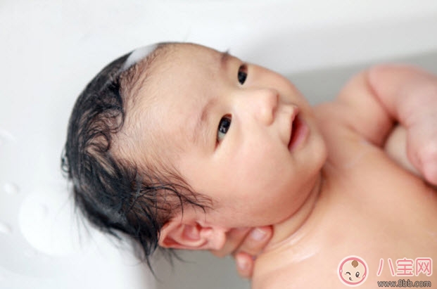 頭垢對(duì)寶寶的影響 頭垢怎么去除有哪些注意事項(xiàng)