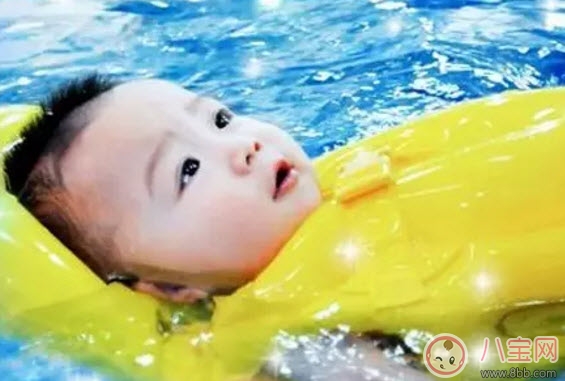寶寶多大可以游泳 夏天寶寶游泳用什么游泳圈(游泳注意事項(xiàng))