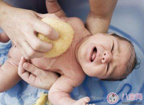 寶寶不喜歡洗澡怎么辦 讓寶寶愛上洗澡的小妙招 寶寶不喜歡洗澡怎么辦 讓寶寶愛上洗澡的小妙招