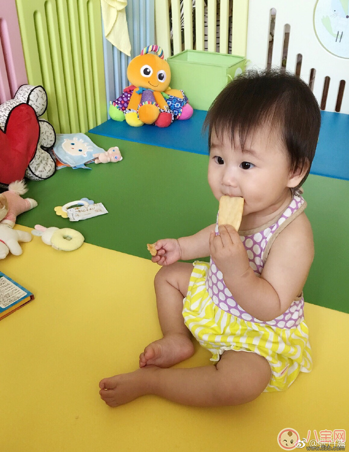 趙文卓女兒打疫苗只哭了一下 孩子打疫苗需要準(zhǔn)備什么 趙文卓女兒打疫苗只哭了一下 孩子打疫苗需要準(zhǔn)備什么