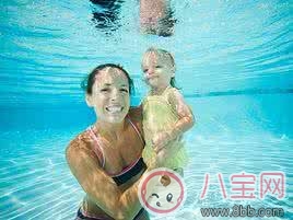 2017夏季親子游泳應(yīng)該準(zhǔn)備什么  有哪些問題需要了解