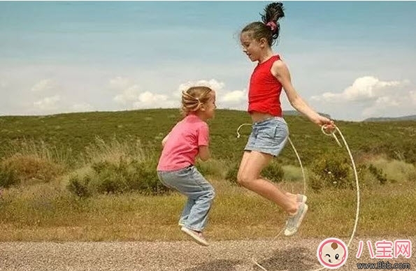 夏天如何讓孩子長(zhǎng)高個(gè) 孩子長(zhǎng)高的時(shí)期和方法