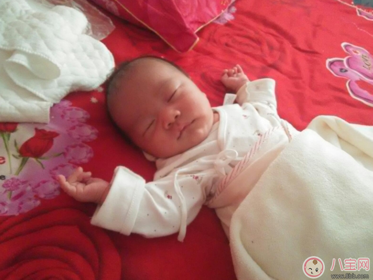 寶寶吃米糊天天放屁 孩子應(yīng)該如何吃米糊 寶寶吃米糊天天放屁 孩子應(yīng)該如何吃米糊