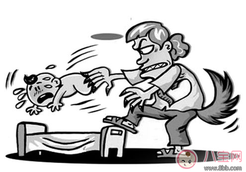 月嫂給嬰兒喂奶拎在半空中晃 照顧孩子到底應不應該請月嫂