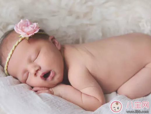 三伏天寶寶脫水熱怎么辦 新生兒如何預(yù)防脫水熱