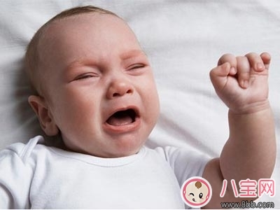 小男孩突然雙目緊閉暈倒 寶寶突然暈倒怎么辦