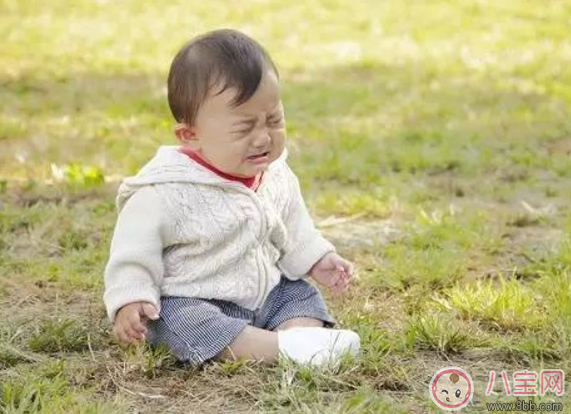 寶寶摔倒怎么辦 寶寶走路要注意什么 寶寶摔倒怎么辦 寶寶走路要注意什么