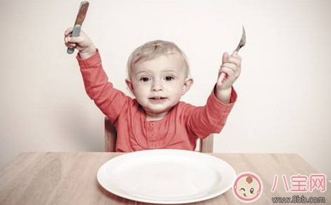 電閃雷鳴中5歲小女孩撥通110 孩子一個(gè)人在家應(yīng)該注意什么 電閃雷鳴中5歲小女孩撥通110 孩子一個(gè)人在家應(yīng)該注意什么