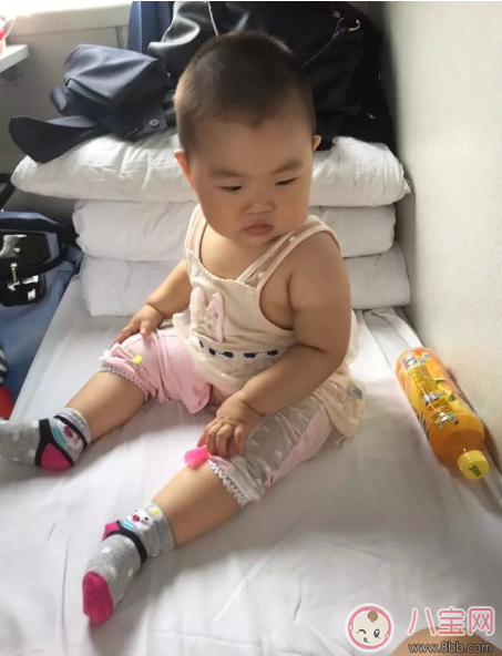 幾個(gè)月的寶寶可以坐臥鋪嗎 幾個(gè)月的寶寶坐火車要注意什么 幾個(gè)月的寶寶可以坐臥鋪嗎 幾個(gè)月的寶寶坐火車要注意什么