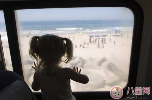 幾個(gè)月的寶寶可以坐臥鋪嗎 幾個(gè)月的寶寶坐火車要注意什么 幾個(gè)月的寶寶可以坐臥鋪嗎 幾個(gè)月的寶寶坐火車要注意什么