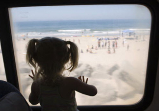 幾個(gè)月的寶寶可以坐臥鋪嗎 幾個(gè)月的寶寶坐火車要注意什么