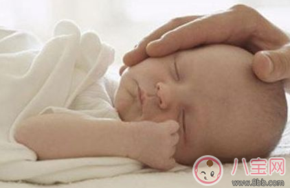 寶寶汗多是什么原因 身子虛會出汗多嗎 寶寶汗多是什么原因 身子虛會出汗多嗎