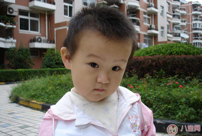 孩子自卑沒自信怎么辦 孩子沒自信如何幫他克服