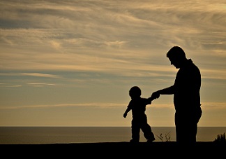 爸爸去哪兒開播 父親在教育過程中應(yīng)該扮演怎樣的角色