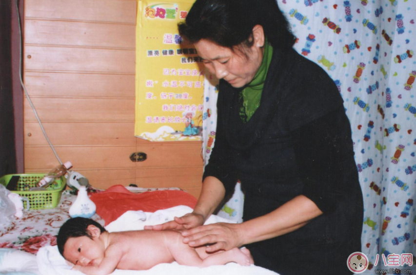 請(qǐng)?jiān)律┰趺催x好 月嫂有這些特點(diǎn)最好辭退 請(qǐng)?jiān)律┰趺催x好 月嫂有這些特點(diǎn)最好辭退