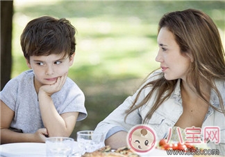 父母愛嘮叨合適嗎？寶寶表現(xiàn)明確是否嘮叨過度