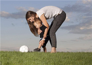 林志穎家雙胞胎1歲就“健身”？孩子成長(zhǎng)各階段如何健身