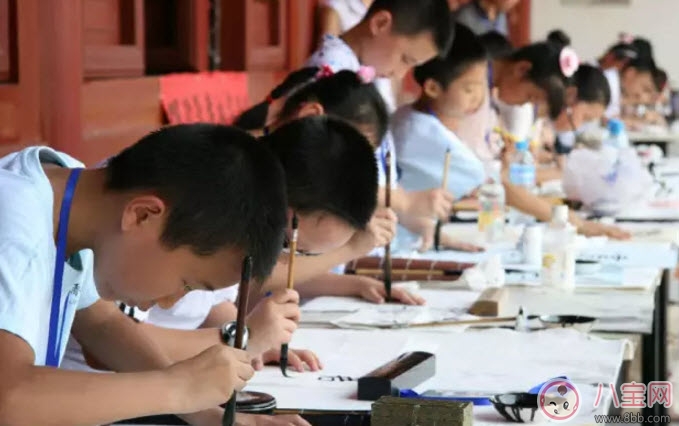 孩子學(xué)書法的最佳年齡 哪些明星的孩子在學(xué)書法 孩子學(xué)書法的最佳年齡 哪些明星的孩子在學(xué)書法