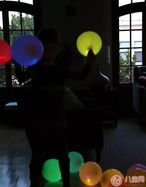 外面下雨了孩子不能出去玩 試試做這些事情吧