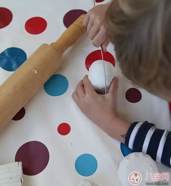 外面下雨了孩子不能出去玩 試試做這些事情吧