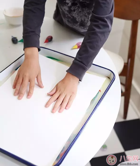 外面下雨了孩子不能出去玩 試試做這些事情吧