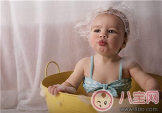 秋天天涼寶寶不愛(ài)洗澡怎么辦 
