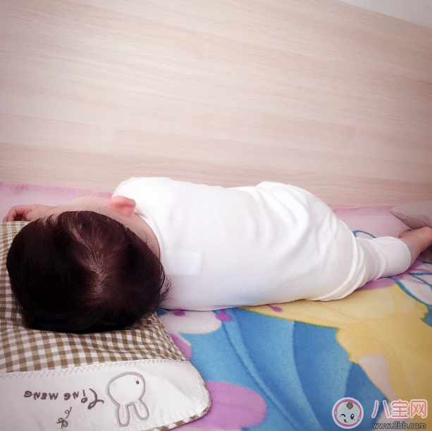 哄娃睡覺有高招 這些神曲保證一聽就倒