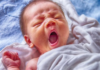 哄娃睡覺有高招 這些神曲保證一聽就倒