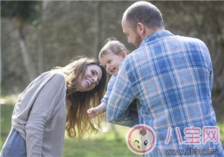 包文婧真實不做作 寶寶更愛的是真實的父母 包文婧真實不做作 寶寶更愛的是真實的父母