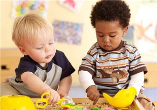 如何提高寶寶交往能力 家長應(yīng)該如何做