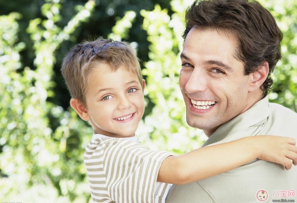 爸爸多和孩子互動(dòng)  正面影響多