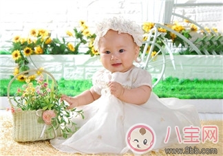 包貝爾罵哭女兒，只因她亂扔?xùn)|西！怎么管才好？