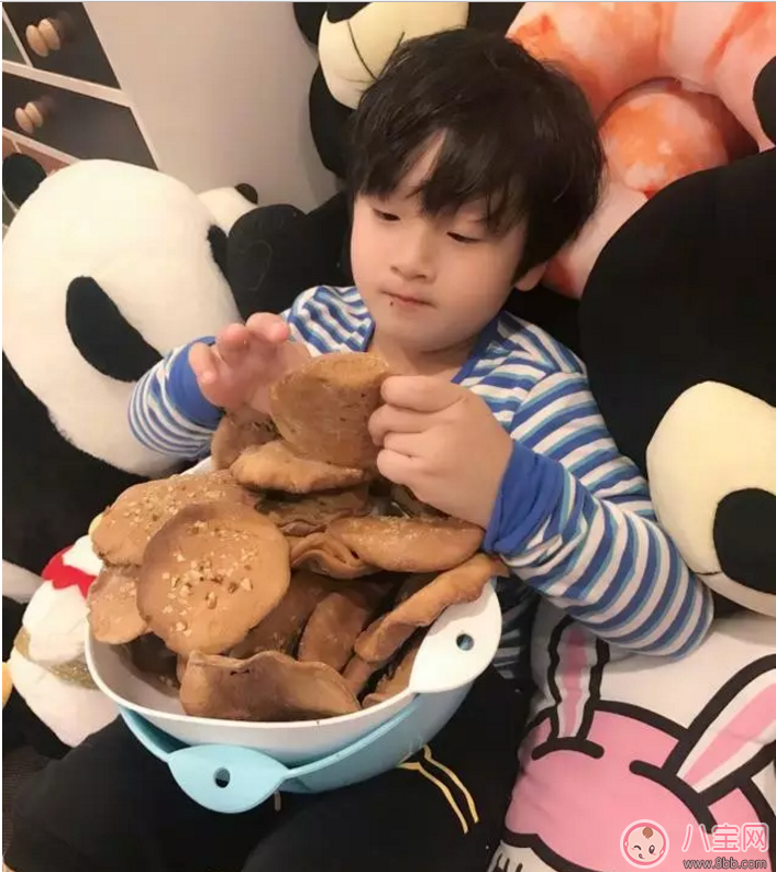 軒軒換新發(fā)型顏值猛升 寶寶頭發(fā)如何護(hù)理